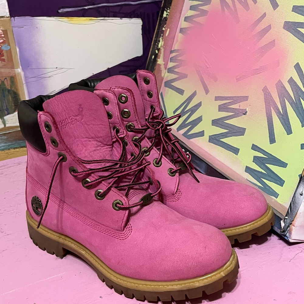 Timberland Fuchsia Leather Boots with Black Details